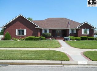 608 E 39th Ave, Hutchinson, KS 67502