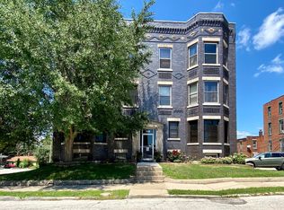 305 W Monroe St APT 2, Bloomington, IL 61701