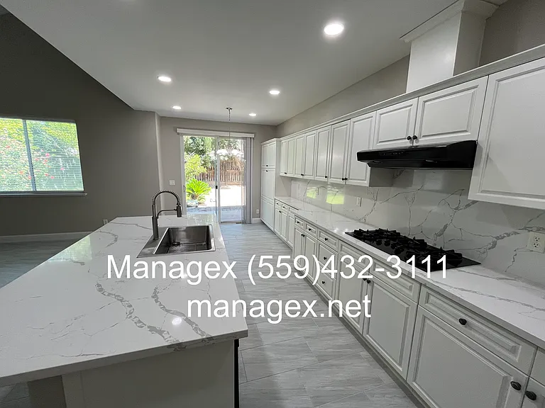 2175 Lester Ave — Photo 11