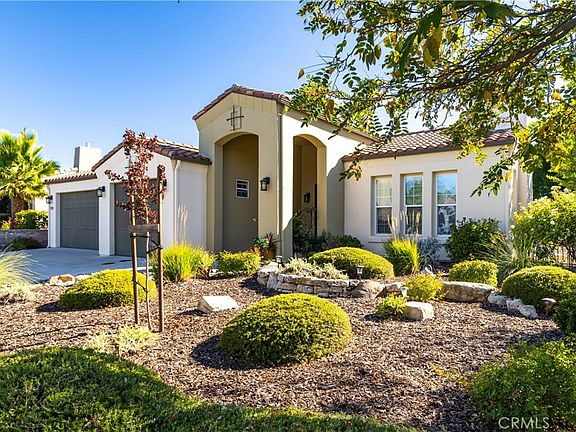 3rd image of 952 Vista Cerro Dr
