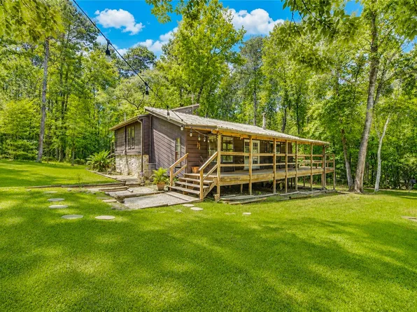 44 Debbie Ct, Coldspring, TX 77331