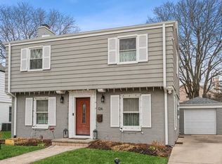 126 E Sibley St, Park Ridge, IL 60068
