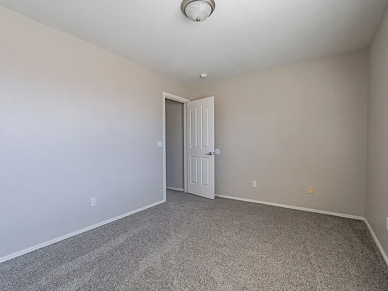 2420 E Gleneagle Dr — Photo 27