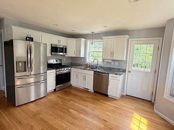5th image of 85 Riley Rd #115
