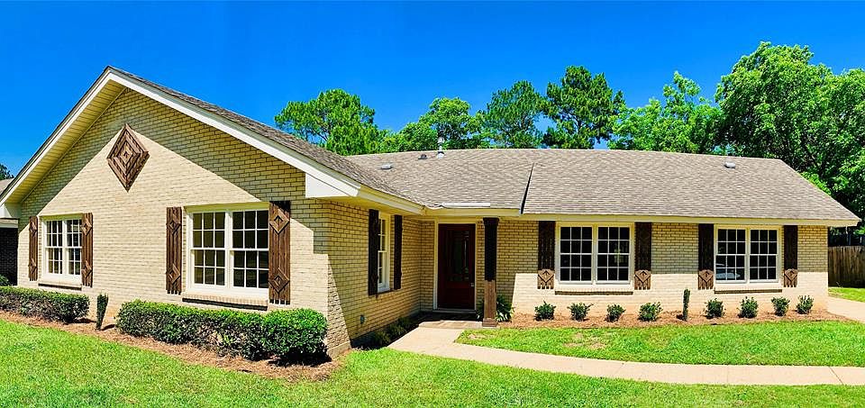 1st image of 310 Seminole Dr