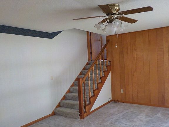 3rd image of 616 Sharon St