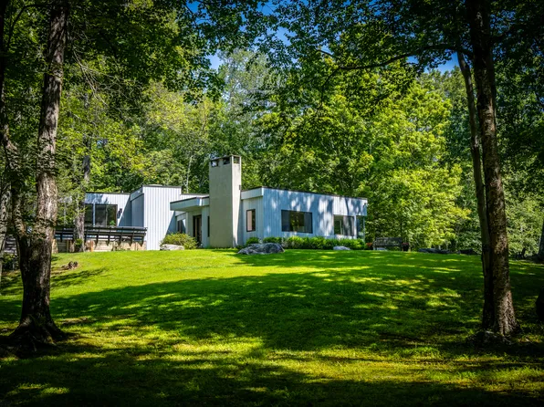 (undisclosed Address), Sherman, CT 06784