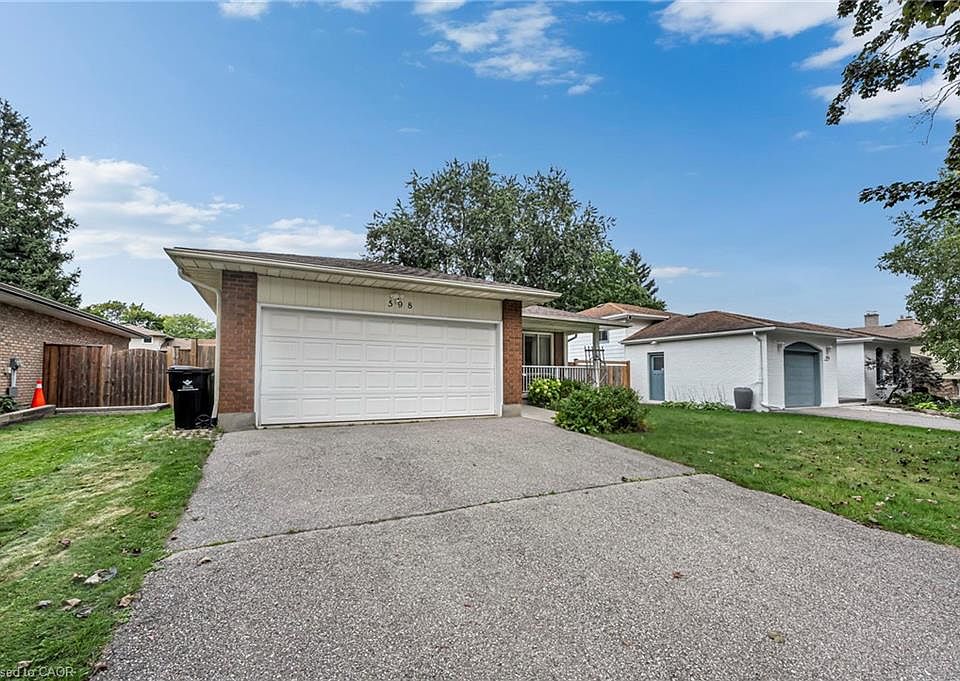 1st image of 598 Black Oak Cres