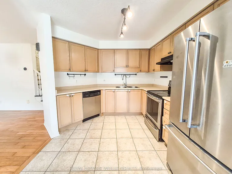 147 Dubrick Cres #1 — Photo 8