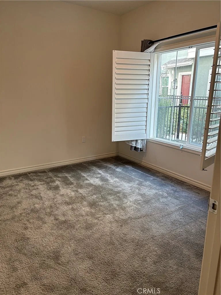 3 bed, 1940 sqft, $4,000 — Photo 4