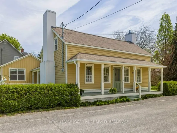10 Drummond St E, Kingston, ON K7K 5R9