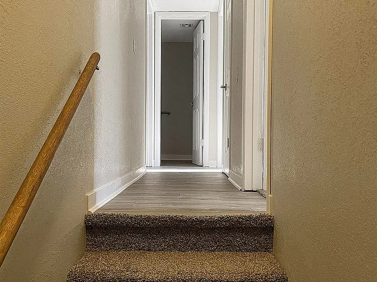 Upstairs_Hallway_11317