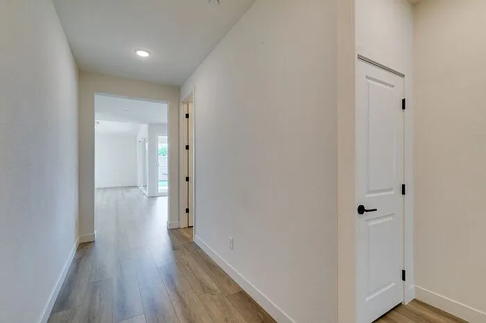 759 Faircliff Ct — Photo 3