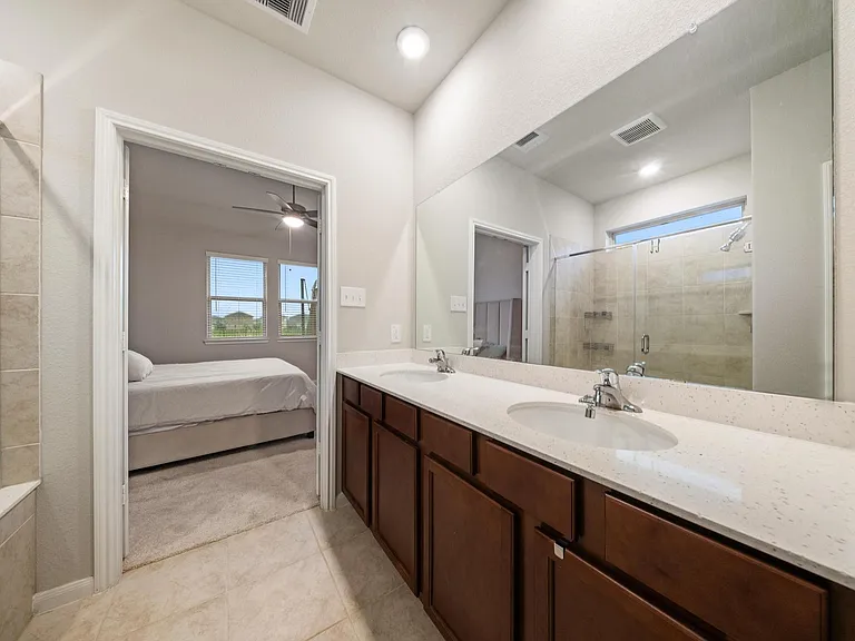 5318 Marisol Cove Dr — Photo 10