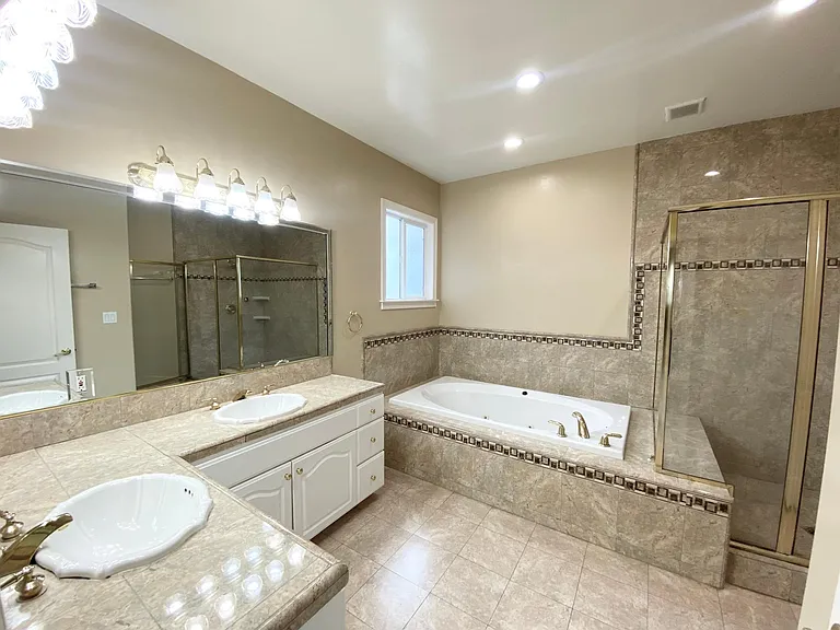 5960 Topeka Dr — Photo 22
