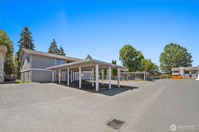 2nd image of 2826 D Place SE