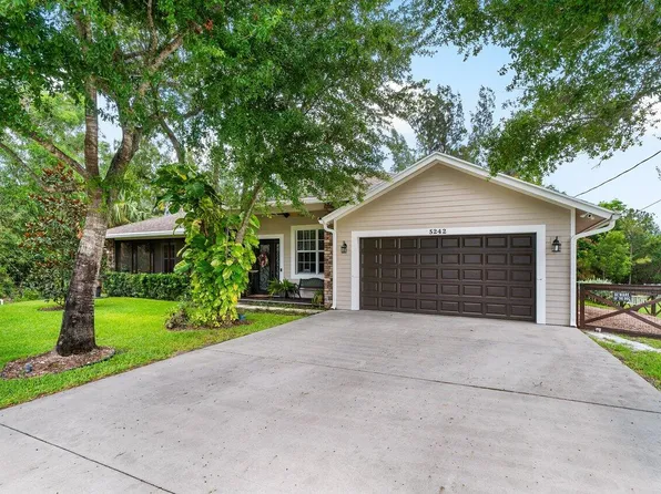 5242 NW North Piper Circle, Port St Lucie, FL 34986