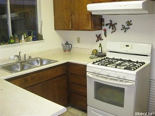 4th image of 2213 Humboldt Ave