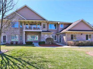 903 Fox Run Ln, Racine, WI 53406