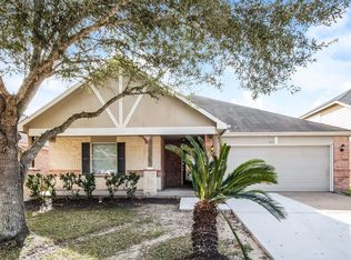 214 Kestrel Ln, Rosharon, TX 77583