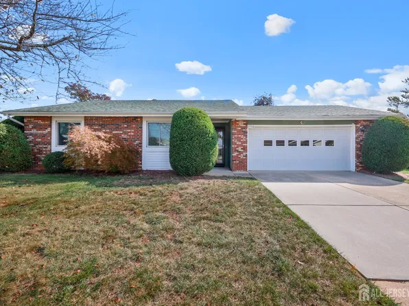 351 Jutland Dr #A, Monroe Township, NJ 08831
