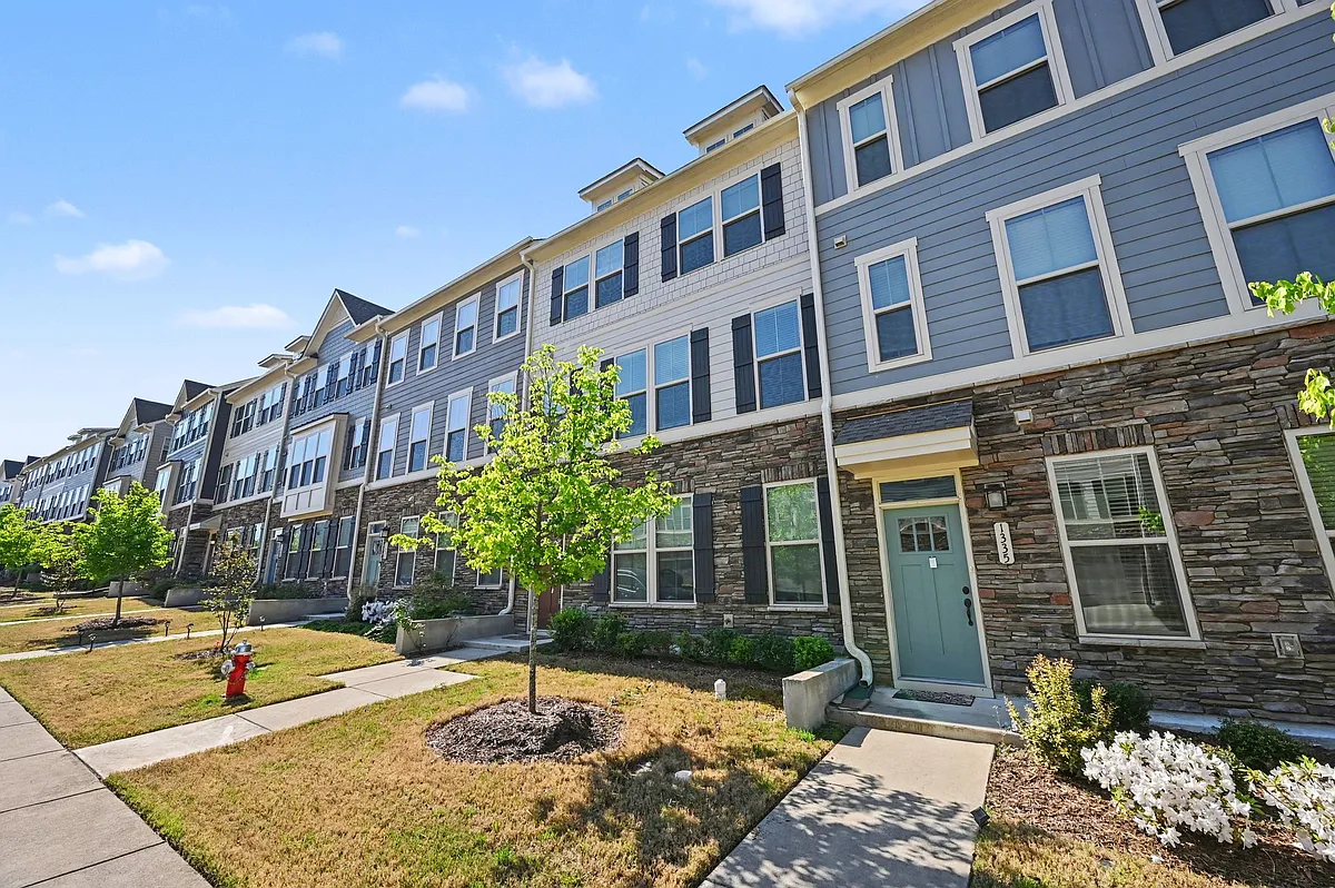Building Photo - 1333 Channing Park Cir