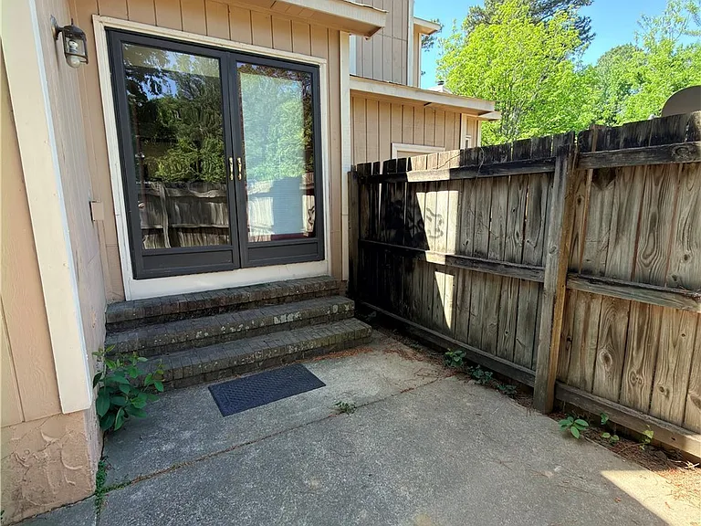 1276 N Forest Dr — Photo 19