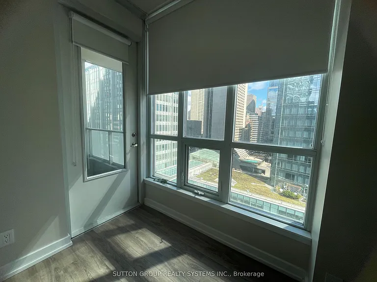 126 Simcoe St #1208 — Photo 15