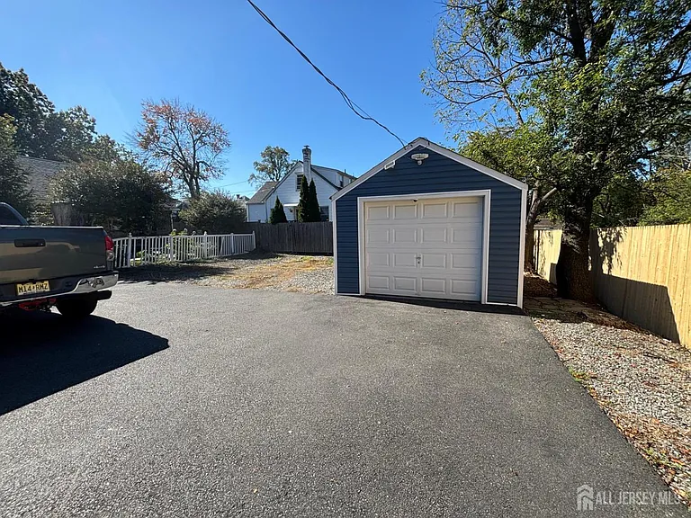 220 S Washington Ave — Photo 9
