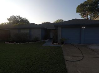 2358 Farriers Bend Dr, Friendswood, TX 77546