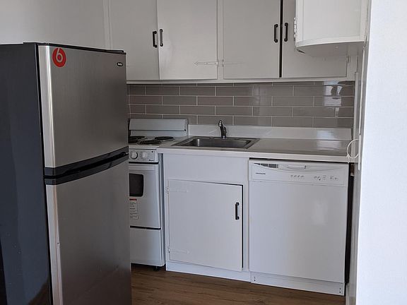 2nd image of 717 6th Ave APT 4