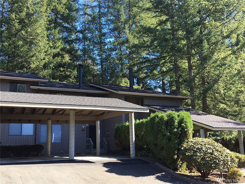 1st image of 815 NW Huckle Dr Unit C