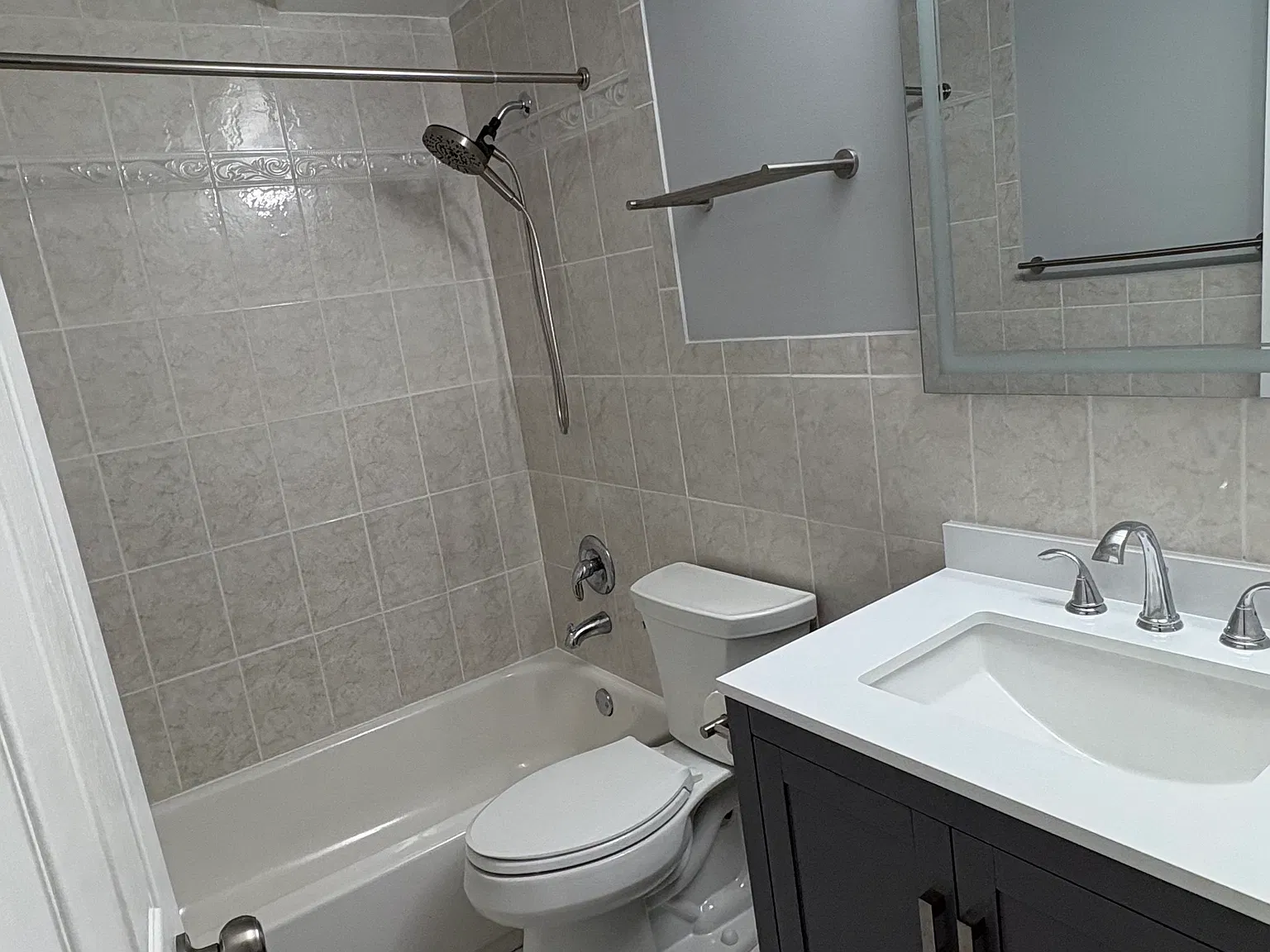 2 bed, 900 sqft, $1,649 — Photo 2