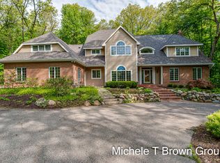 5513 Forest Bend Dr SE, Ada, MI 49301