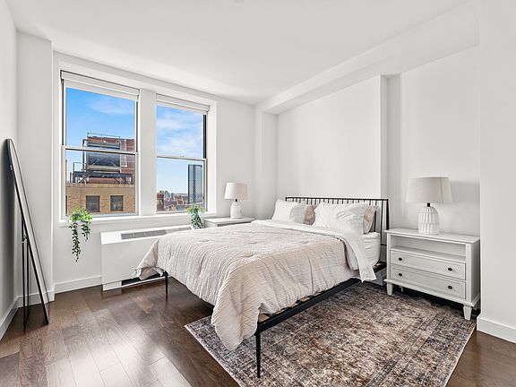 4th image of 116 John St APT 2903
