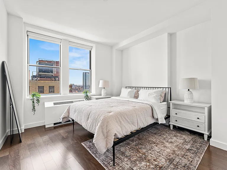 116 John St #2903 — Photo 4