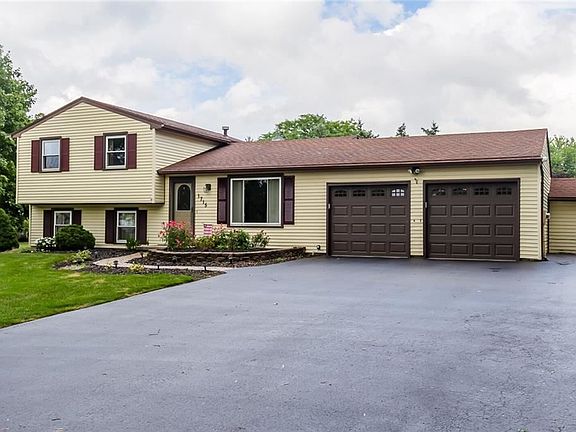 2nd image of 1715 Birchwood Dr