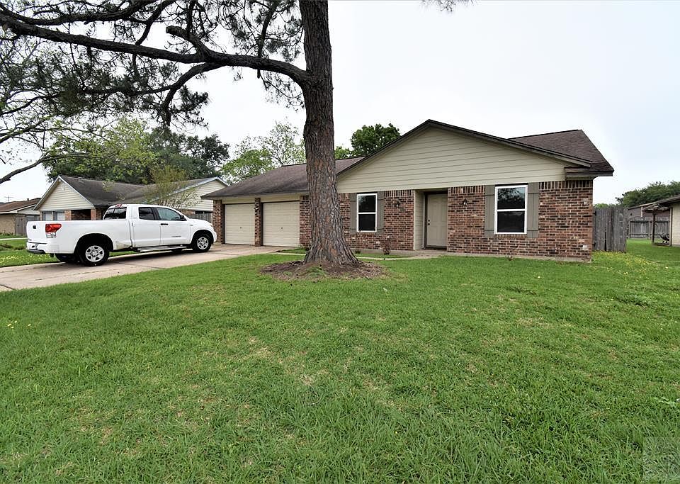 1st image of 5403 Thornwood Cir