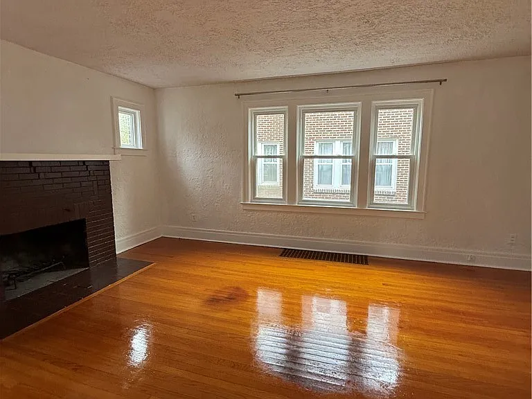 205 Fellows Ave #1 — Photo 4