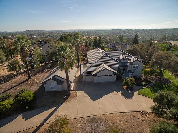 3rd image of 8920 Derby Ct