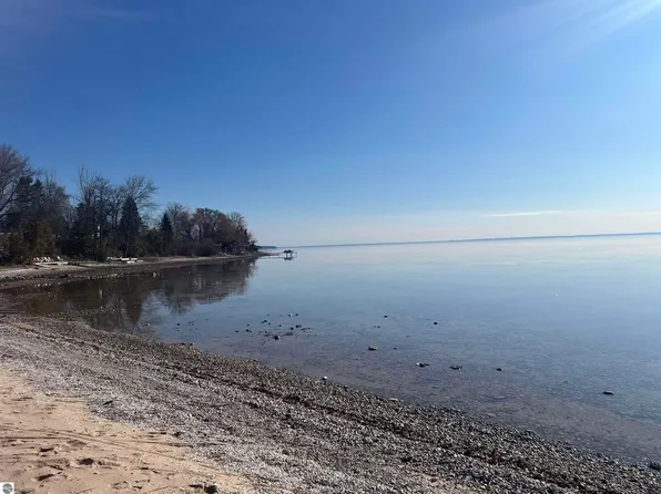 22 Suttons Bay #M, Suttons Bay, MI 49682