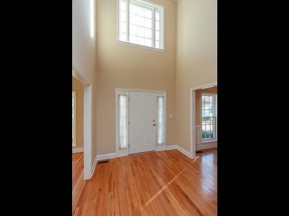 4th image of 305 Gardenia Dr