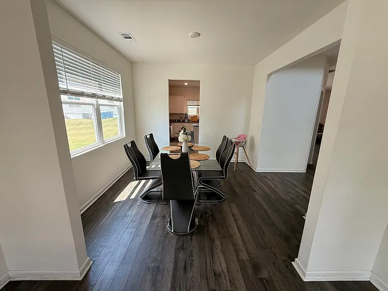 1435 Village Brook Dr — Photo 3
