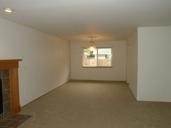 4th image of 9916 140th Street Ct E