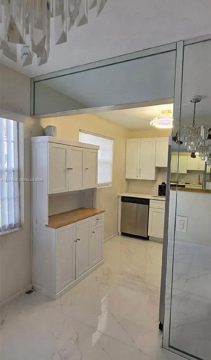 Fanshaw At Century Villag — Photo 4