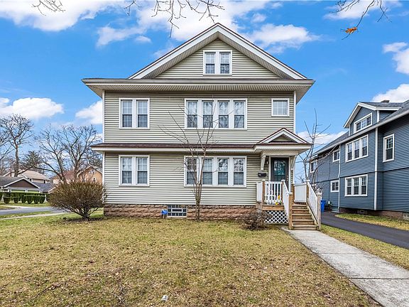 3rd image of 790 Thurston Rd