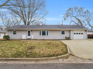 306 Kelly Ct, Champaign, IL 61821