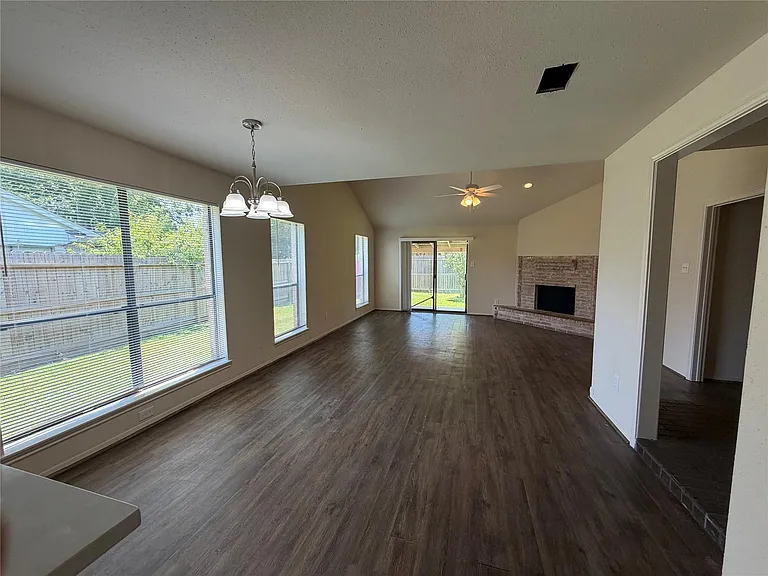 8027 Wind Forest Dr — Photo 5