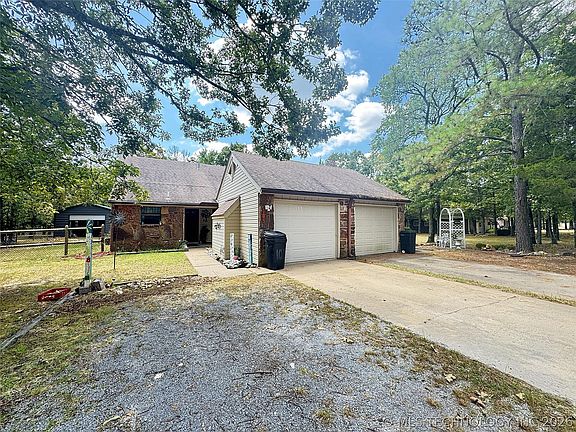 4th image of 105 Summit Ridge Dr