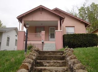 1025 Columbia Ave, Leavenworth, KS 66048